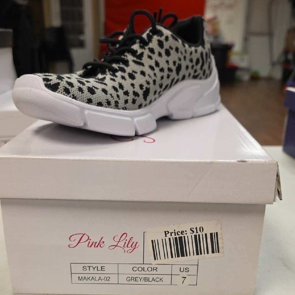Pink Lily Kids Grey & Black Leopard Knit Sneaker